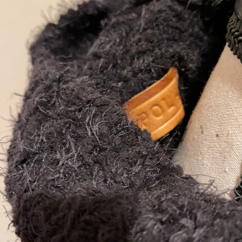 Sweater - Picture 4 of 4